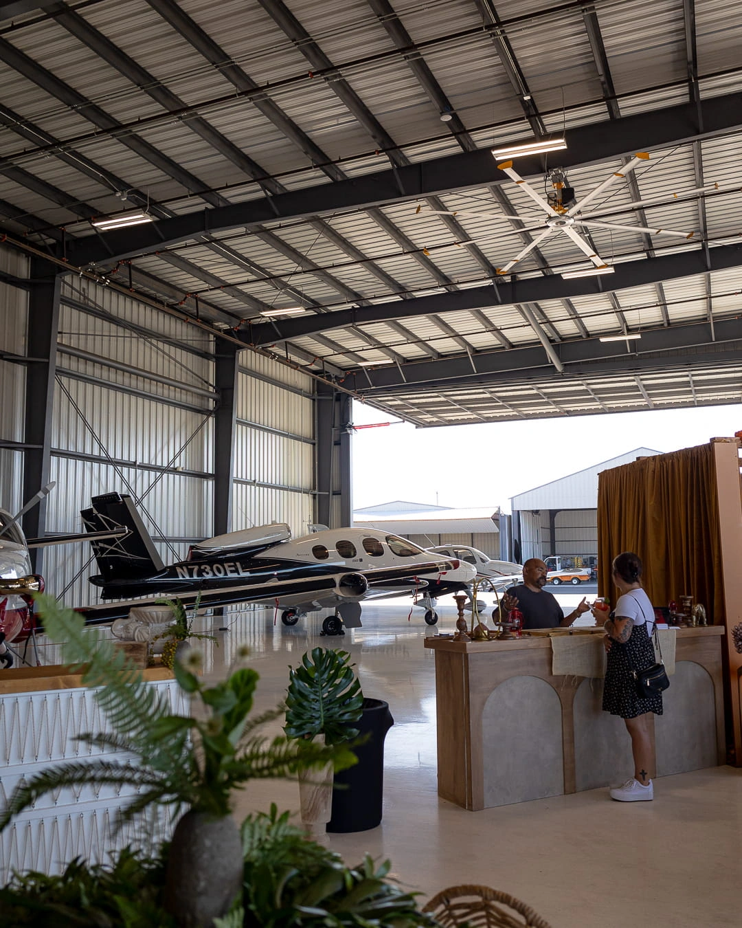 How Aircraft Brokers Find Off-Market Aircraft for Buyers